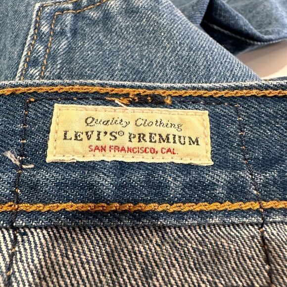 Levi’s Premium Wedgie Distressed Straight Leg Jeans. Size 28 EUC - Picture 7 of 9